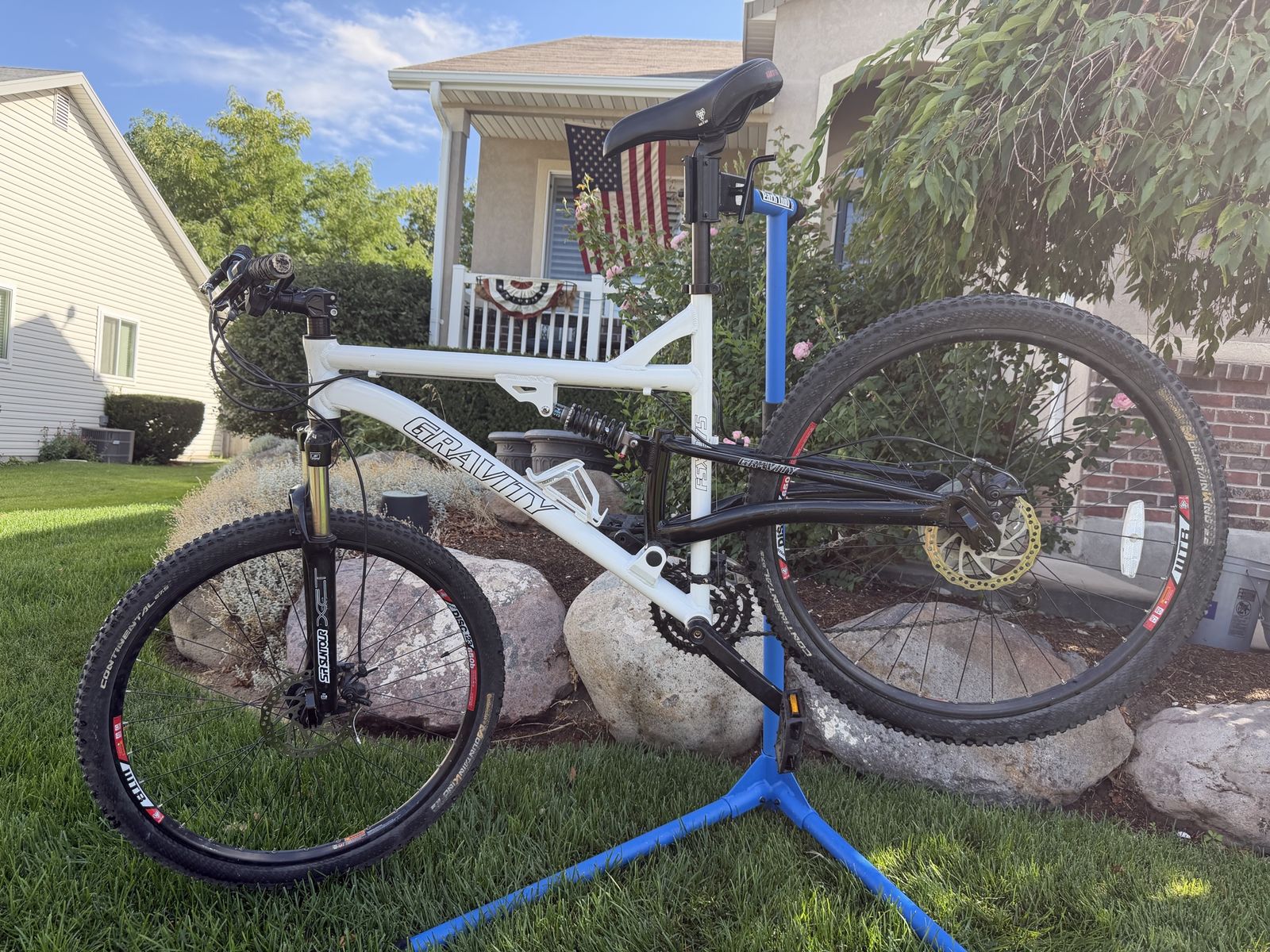 Full Suspension Mountain Bike