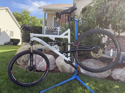 Full Suspension Mountain Bike