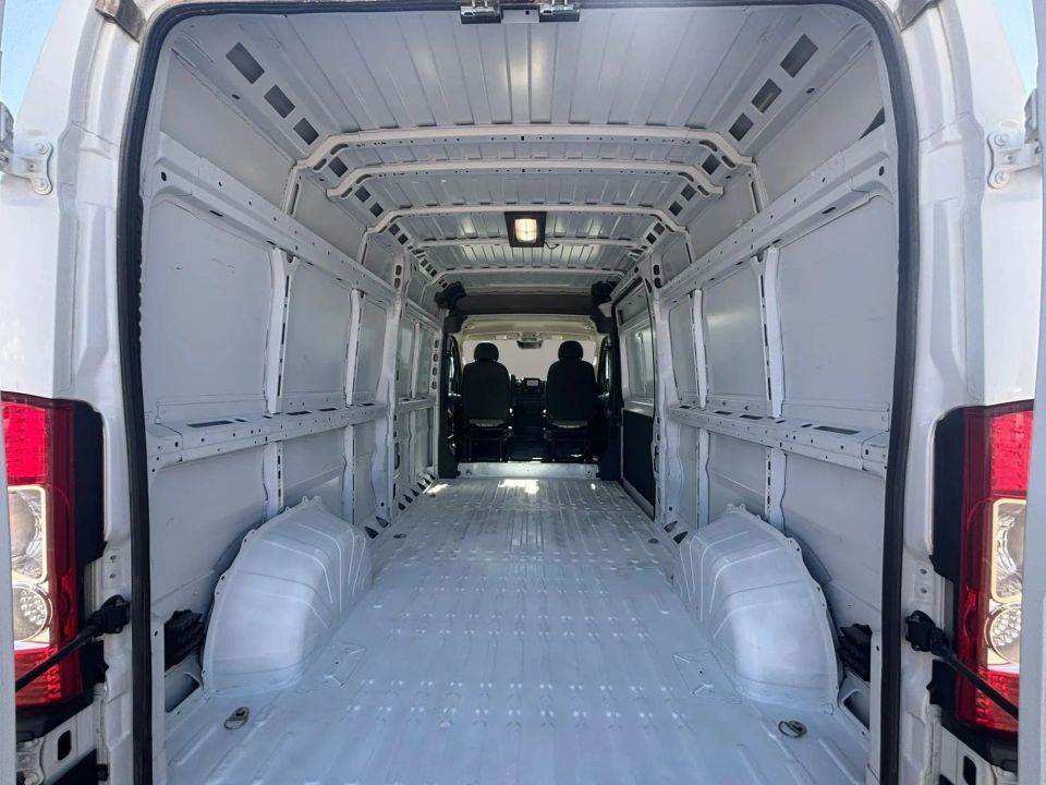 Main image 8