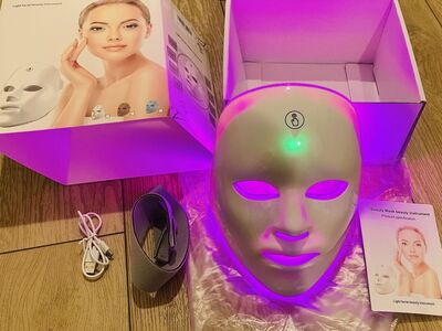New in box 7+1 Colors LED Facial Mask