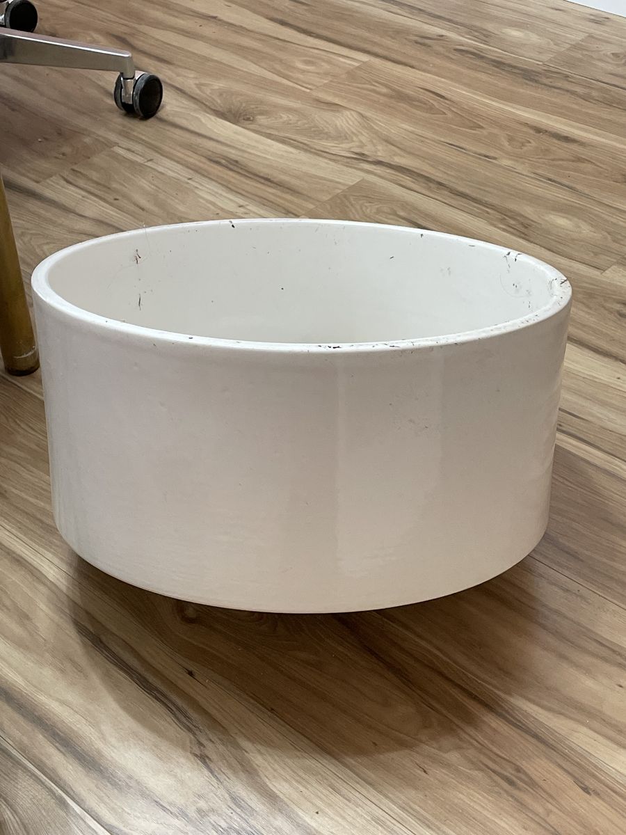 2 White Round Bathroom Sinks – Great Condition