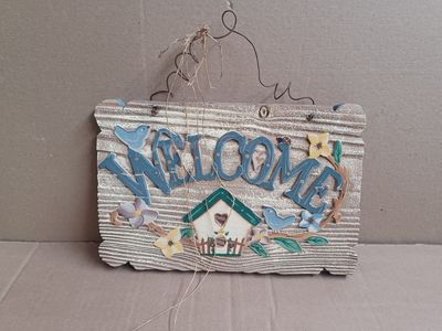 “Welcome” Birdhouse Wood Decorative Sign