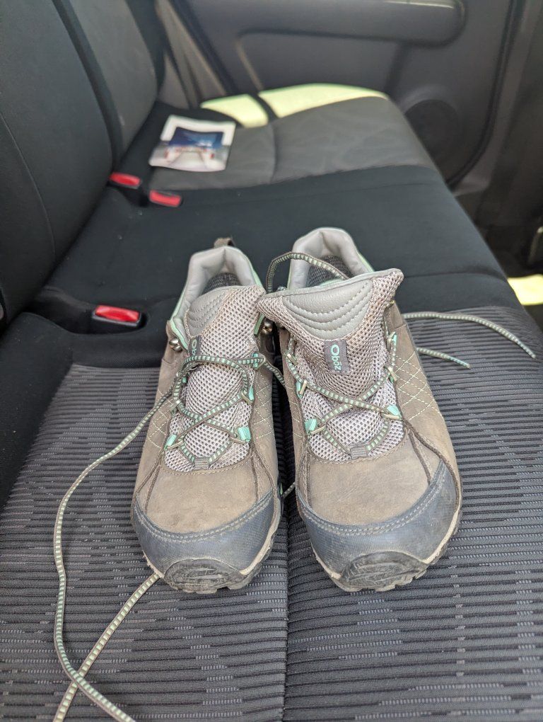 Oboz Women Sapphire Low Waterproof Gray Mint Hiking Shoes.. size 7.5