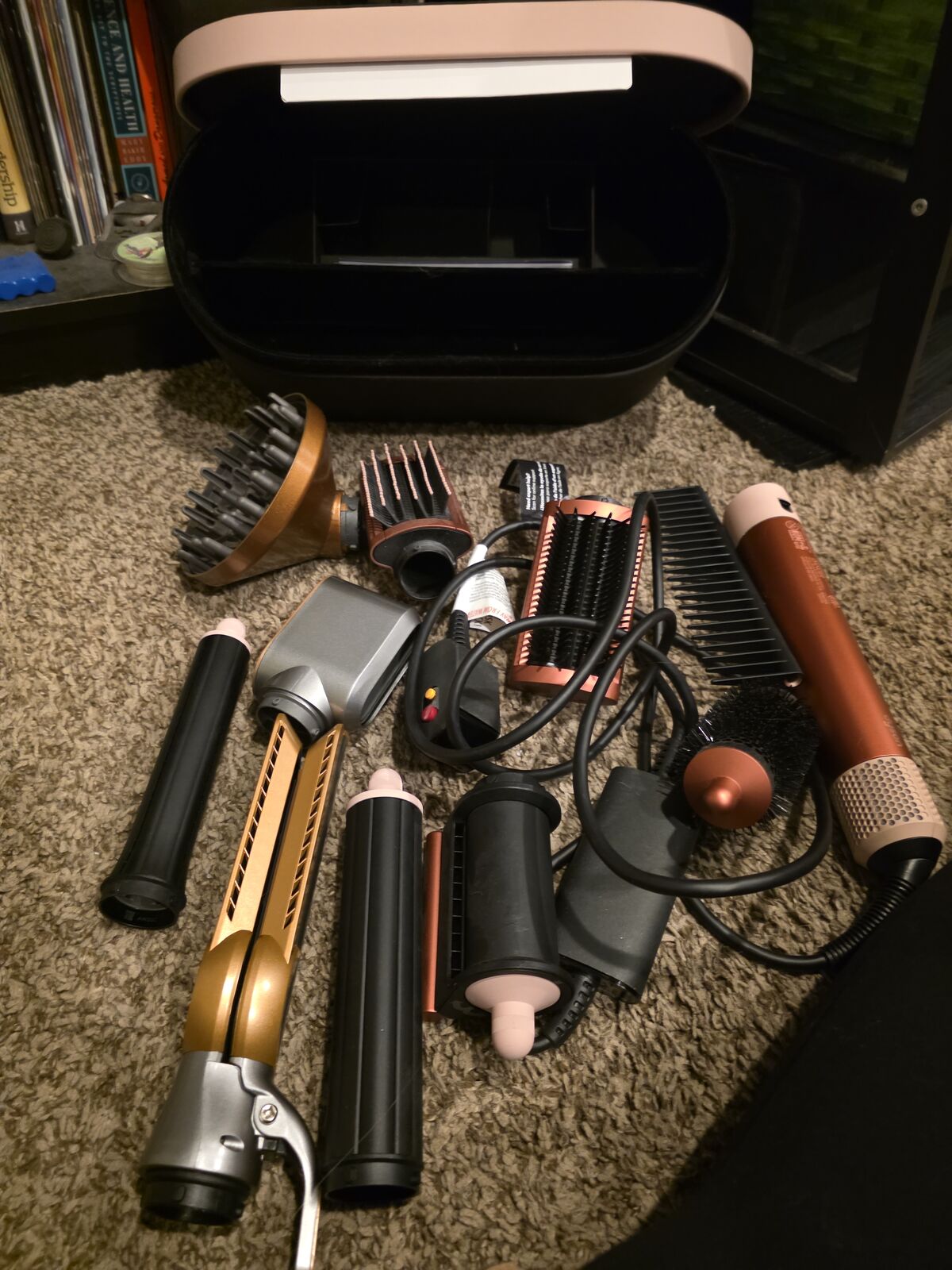 Dyson airwrap with extras