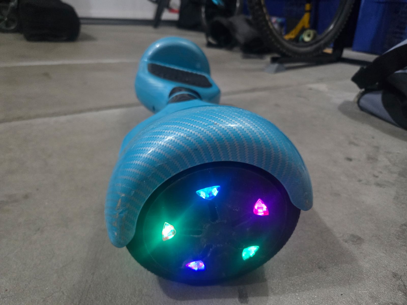 E-link Technology EL-ES01 Hoverboard w/Kart
