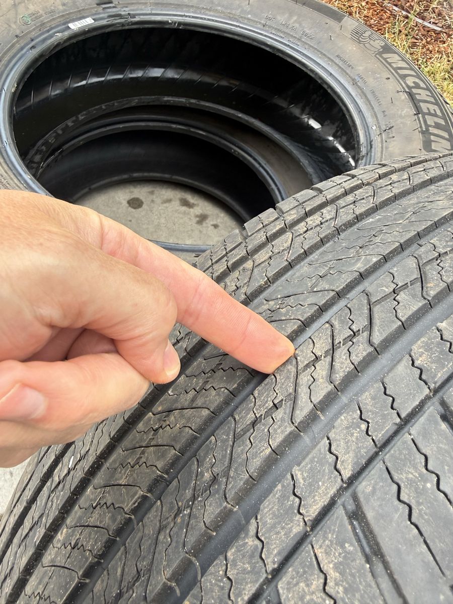 Michelin Primacy LTX 265/65R18 Tires (Set of 4)