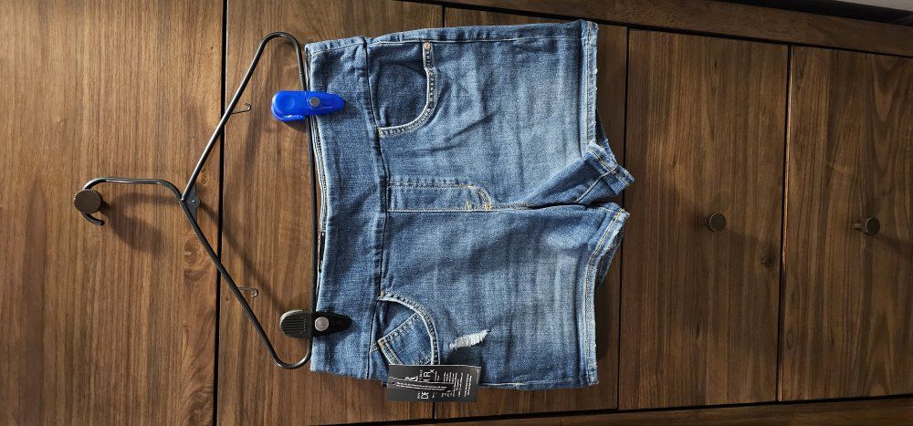 Rock & Republic “Fever” Pull‑On Denim Shorts