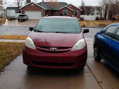 2008 TOYOTA SIENNA LE 8-Passenger