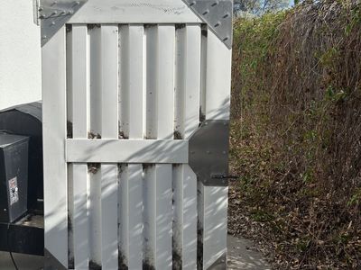 Gate
