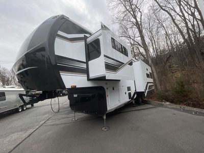 New 2026 Heartland Bighorn 31RL