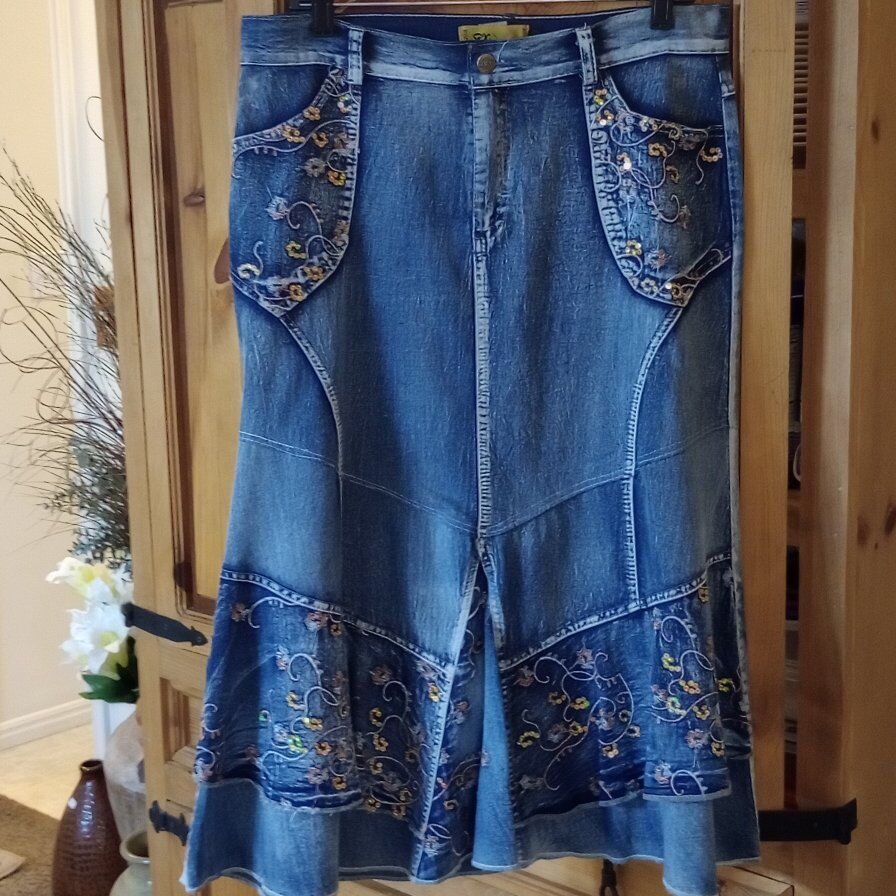 Western style stretchy jean skirt L