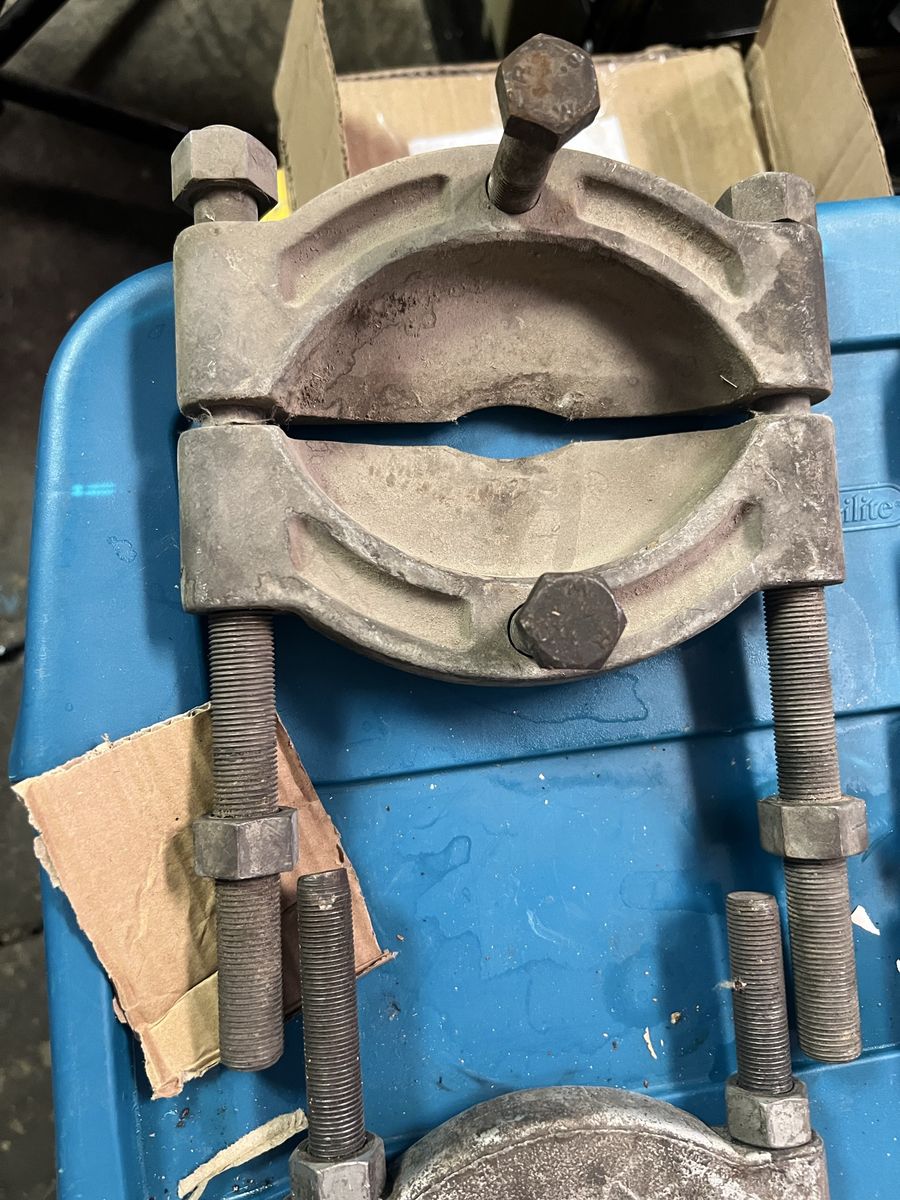 Bearing Separator 952