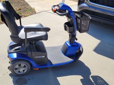 Pride Victory 10 3-Wheel Mobility Scooter – Like New! GREAT DEAL
