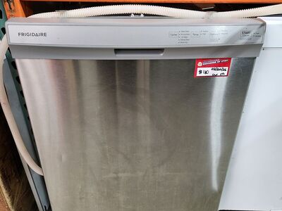 NICE FRIGIDAIRE STAINLESS STEEL DISHWASHER!
