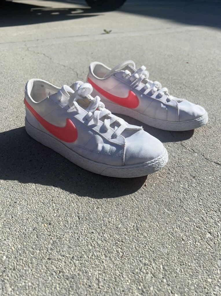 Nike Blazer Low Pop Neon Pink Size 7Y