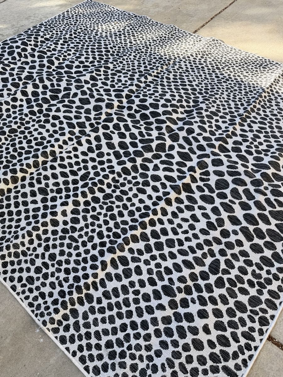 New. Awesome Leopard Print 8x10 Indoor/Outdoor