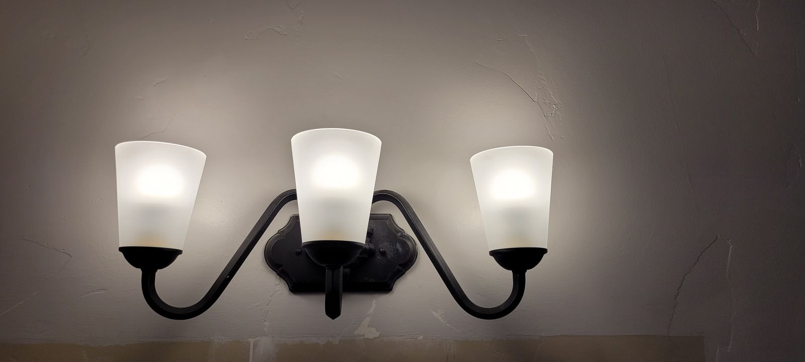 Bathroom light works great