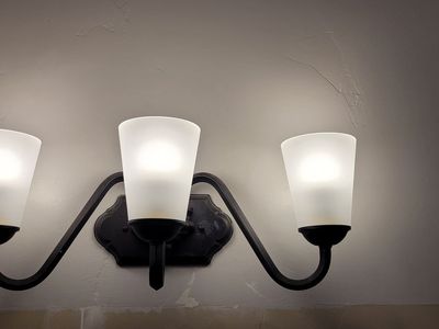 Bathroom light works great