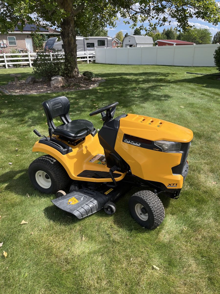 Cub Cadet Riding Lawn Mower