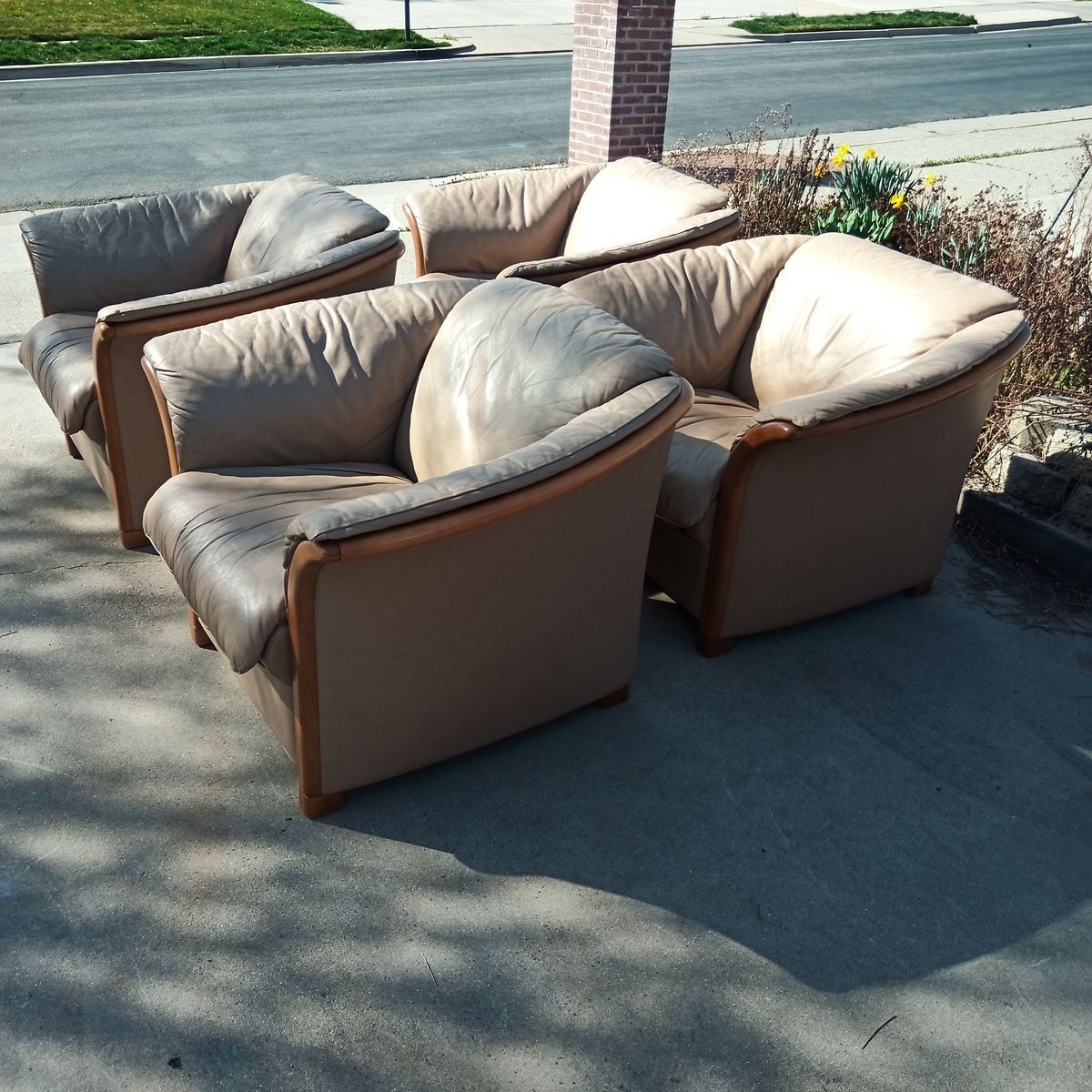 Set of 4 vintage Ekornes Stressless Manhattan arm chairs