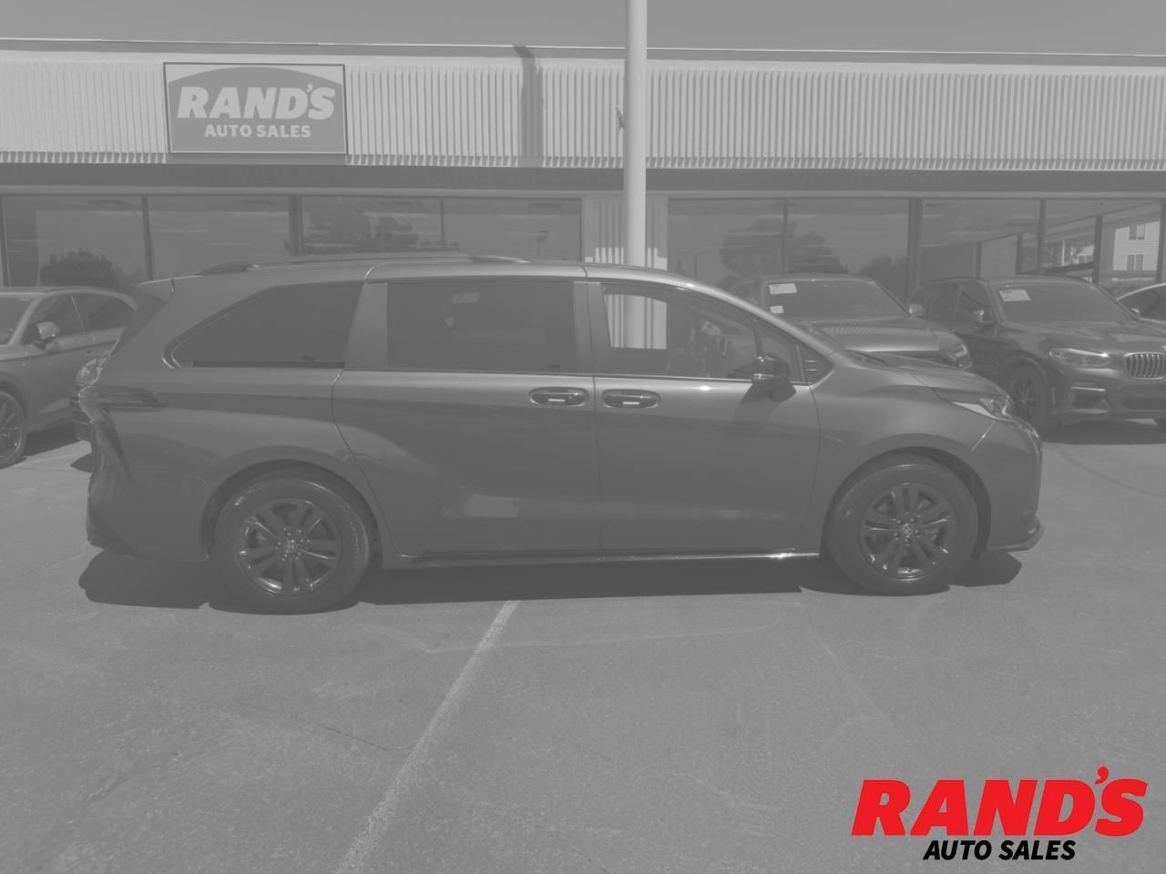 2025 Toyota Sienna XSE 7-Passenger