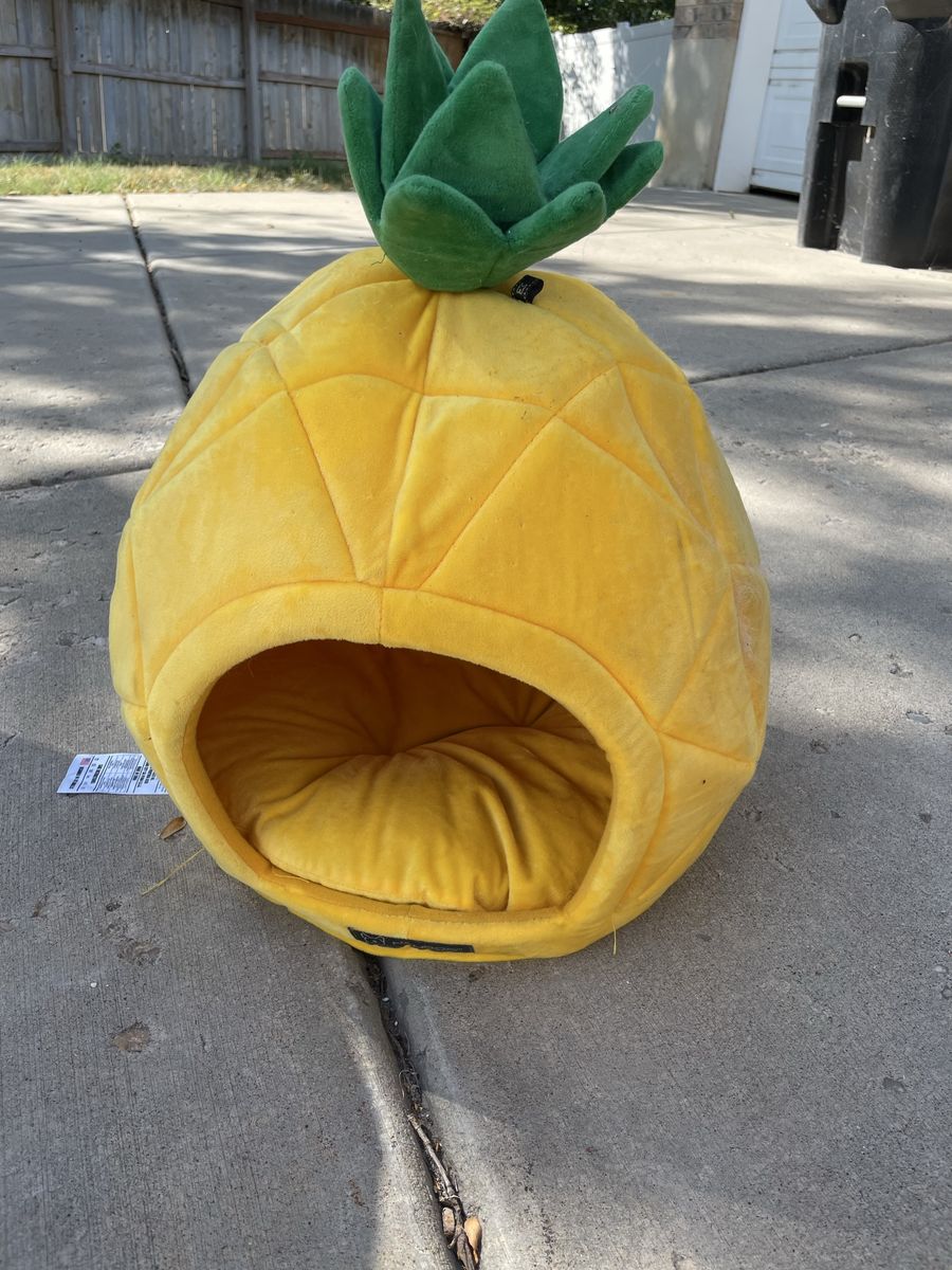 Cozy Pineapple Pet Bed - Soft Yellow & Green Cuddle Hut for Cats