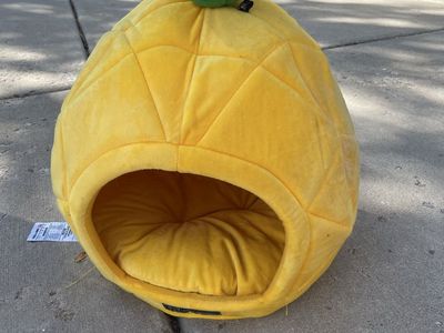Cozy Pineapple Pet Bed - Soft Yellow & Green Cuddle Hut for Cats