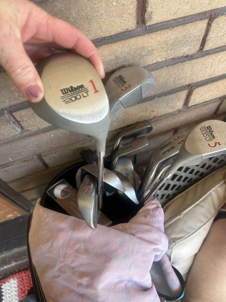 Wilson 1200 LT Clubs w bag and cart