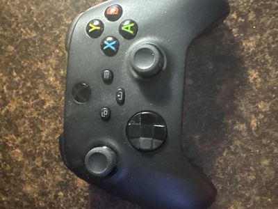 Wireless Xbox Controller w/rechargable Battery