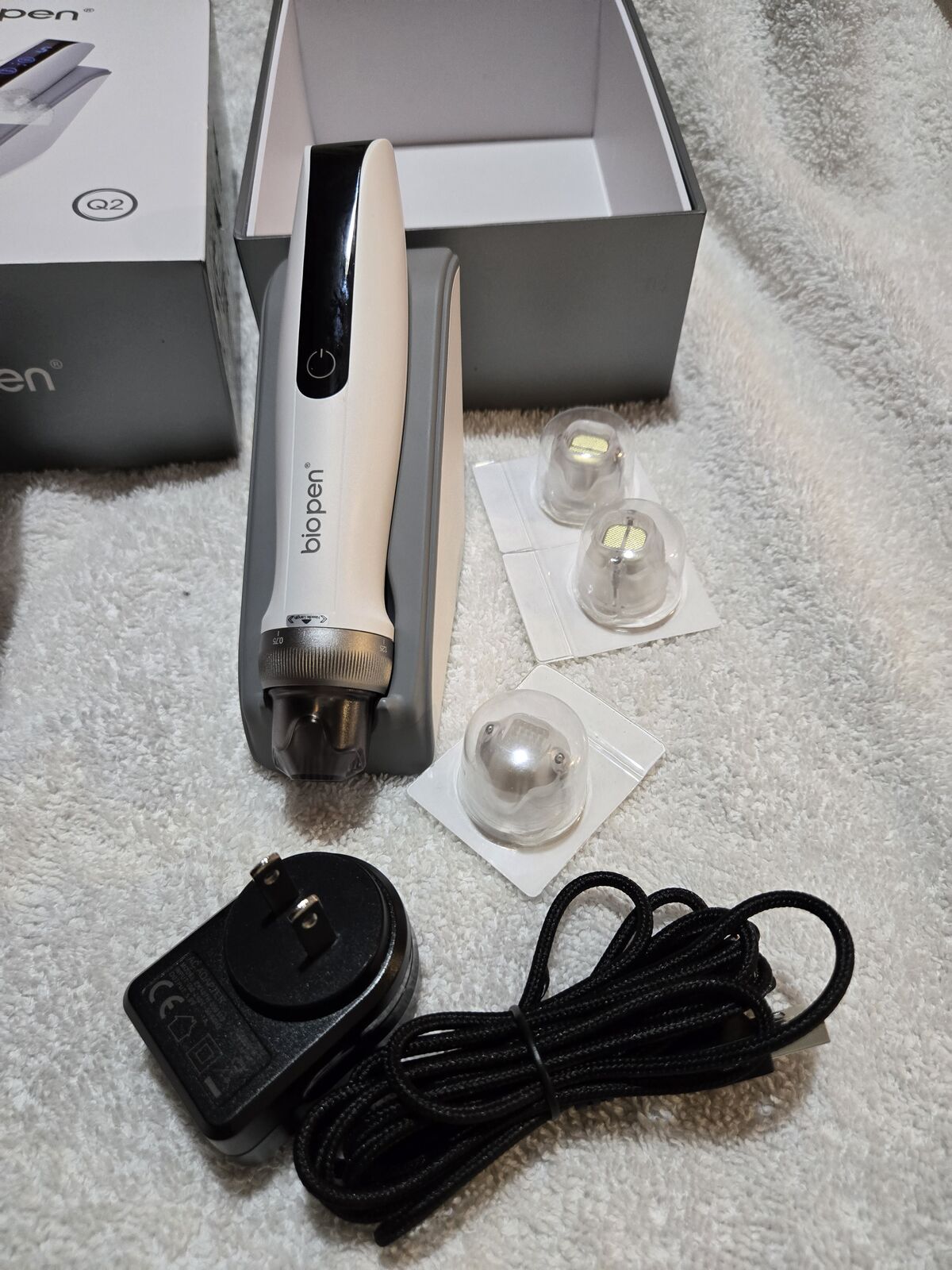 Bio Pen Q2 By Dr. Pen 3-in-1 Microneedling Pen With LED Light Therapy and Microcurrent