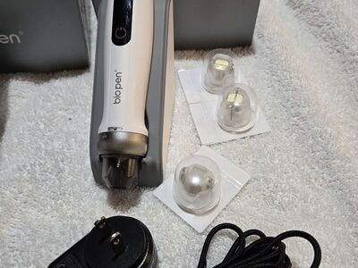 Bio Pen Q2 By Dr. Pen 3-in-1 Microneedling Pen With LED Light Therapy and Microcurrent