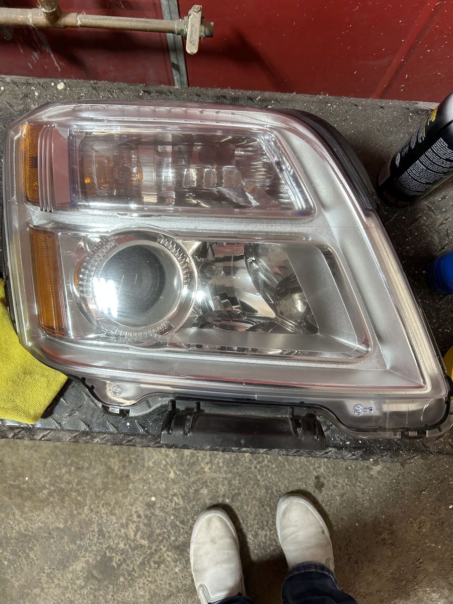 LT Headlight 10-15 GMC Terrain