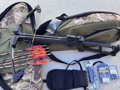Horton SuperMag Crossbow Package - Case, 6 Easton Bolts, Quiver, & Accessories - Very Good Condition