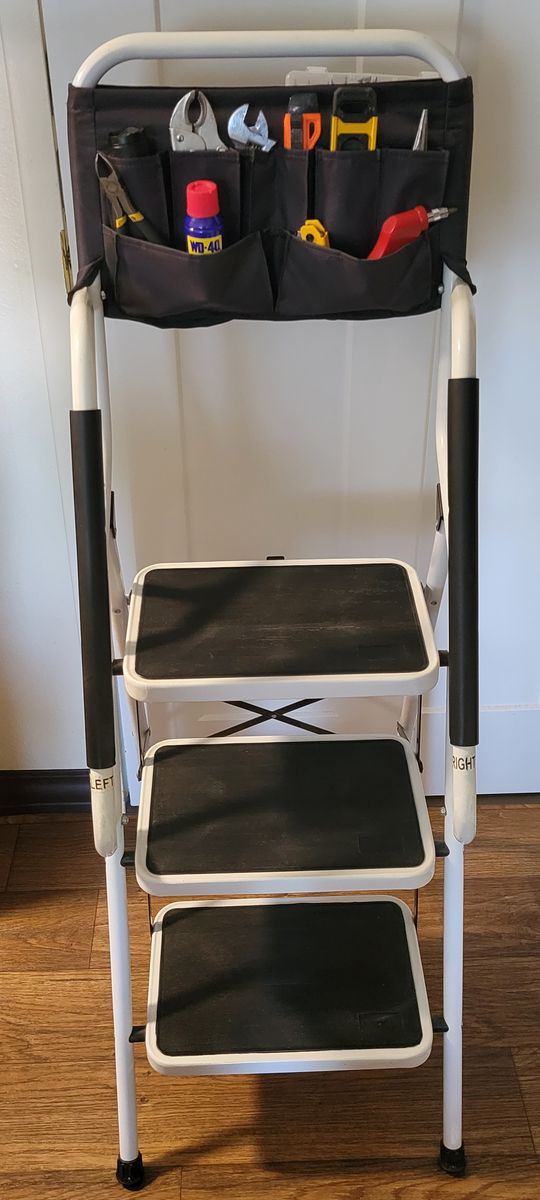 3 Step Ladder with Handrails & Attachable Tool Bag