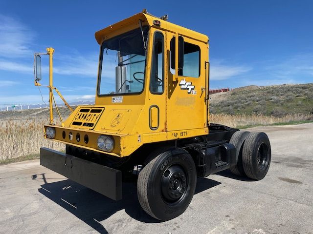 1990 Capacity Yard Dog/Toter/Spotter Truck