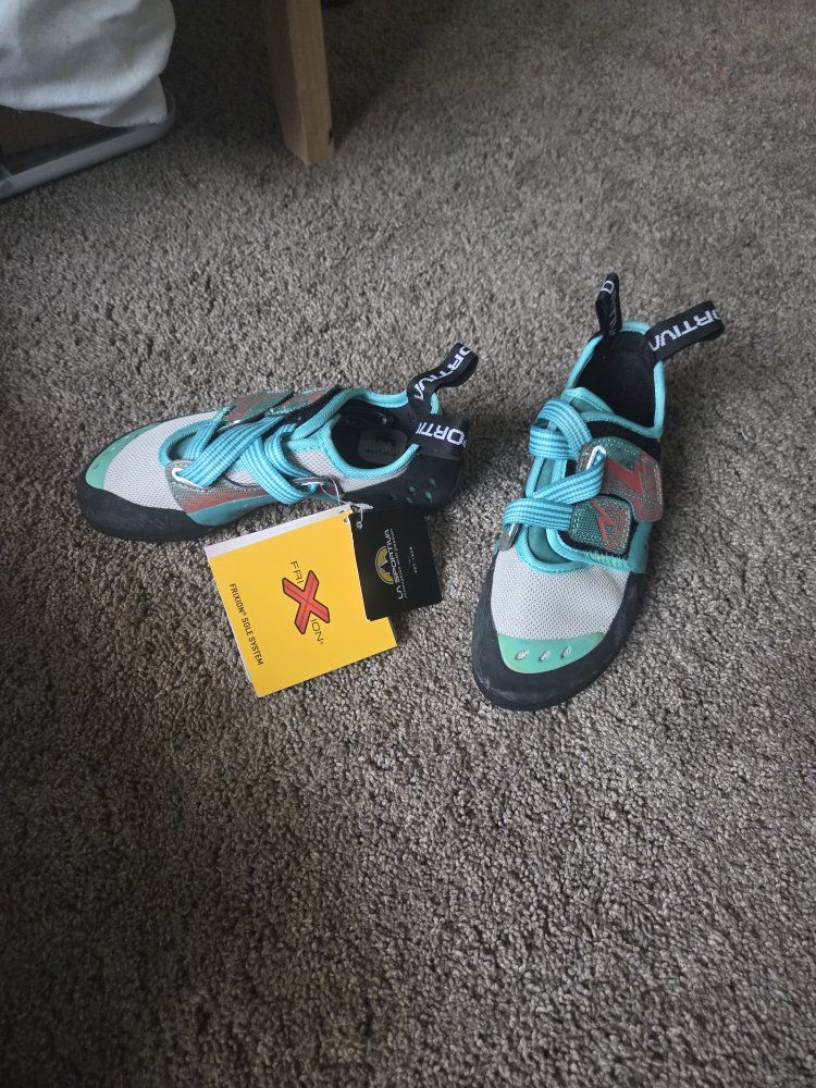 brand new la sportiva climbing shoes