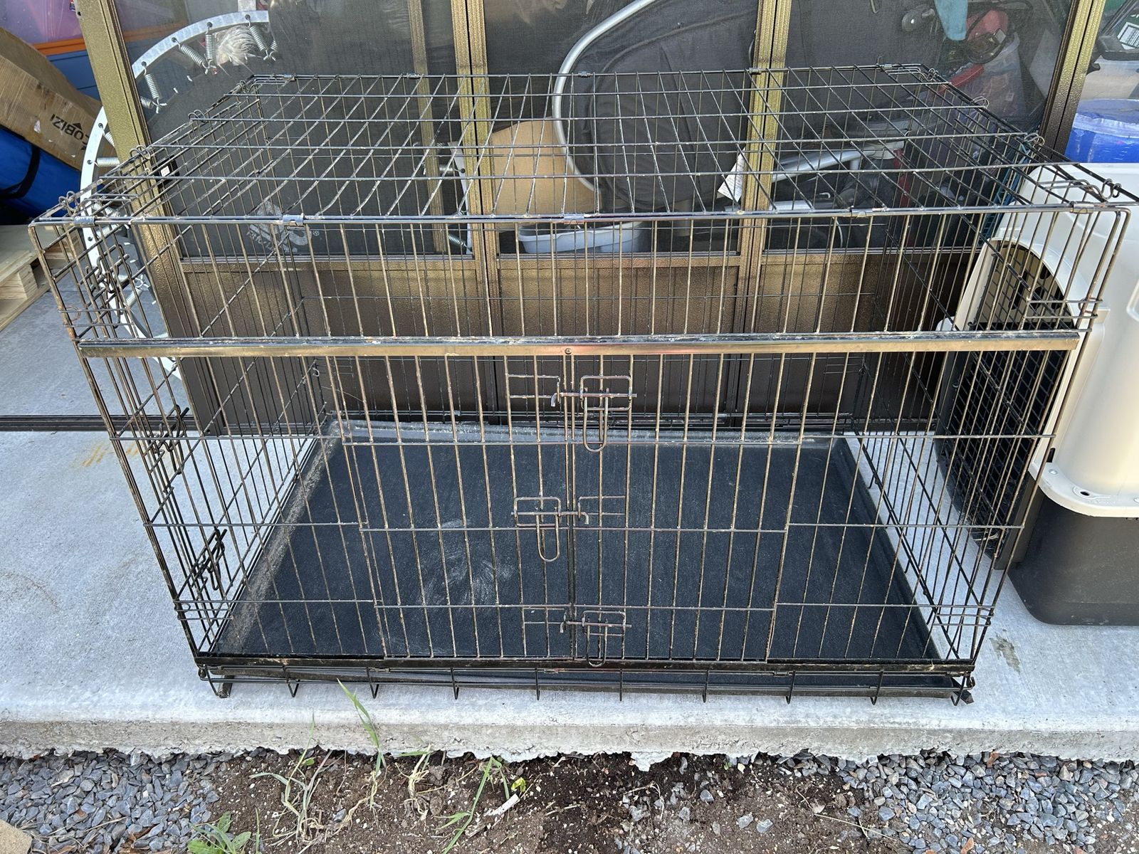 Extra Large Metal Lucky Dog Or Pet Kennel 46x33x30