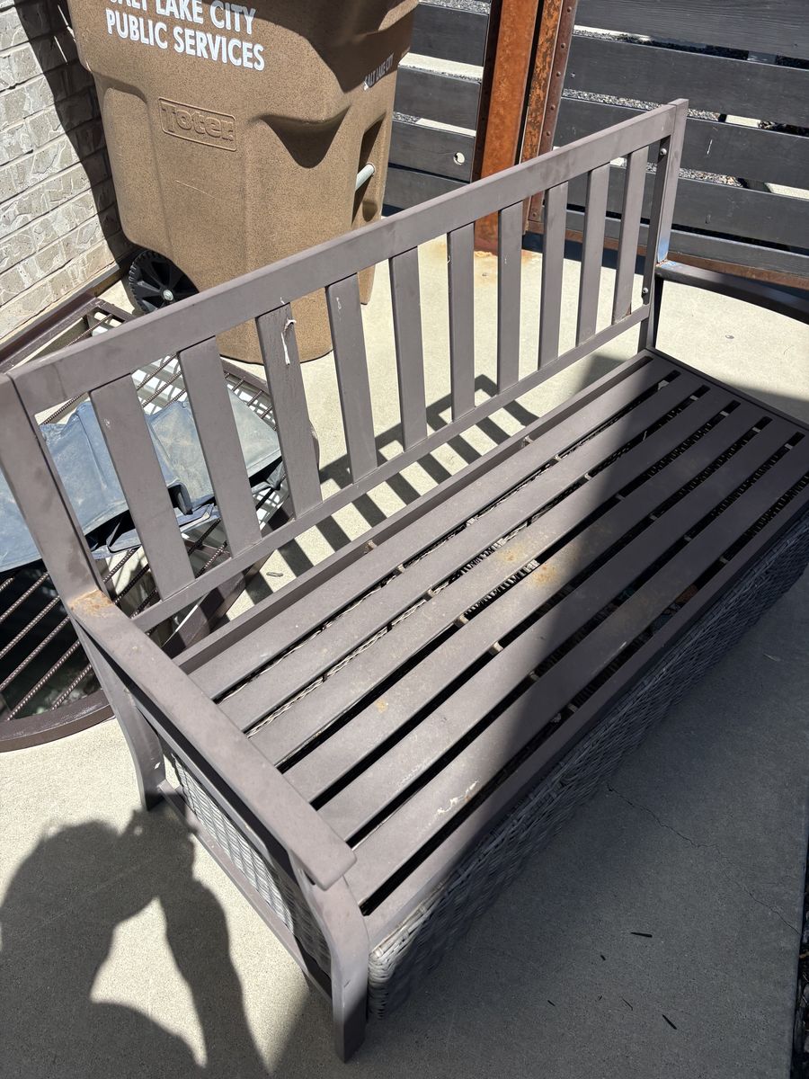 Outdoor Furniture - Free