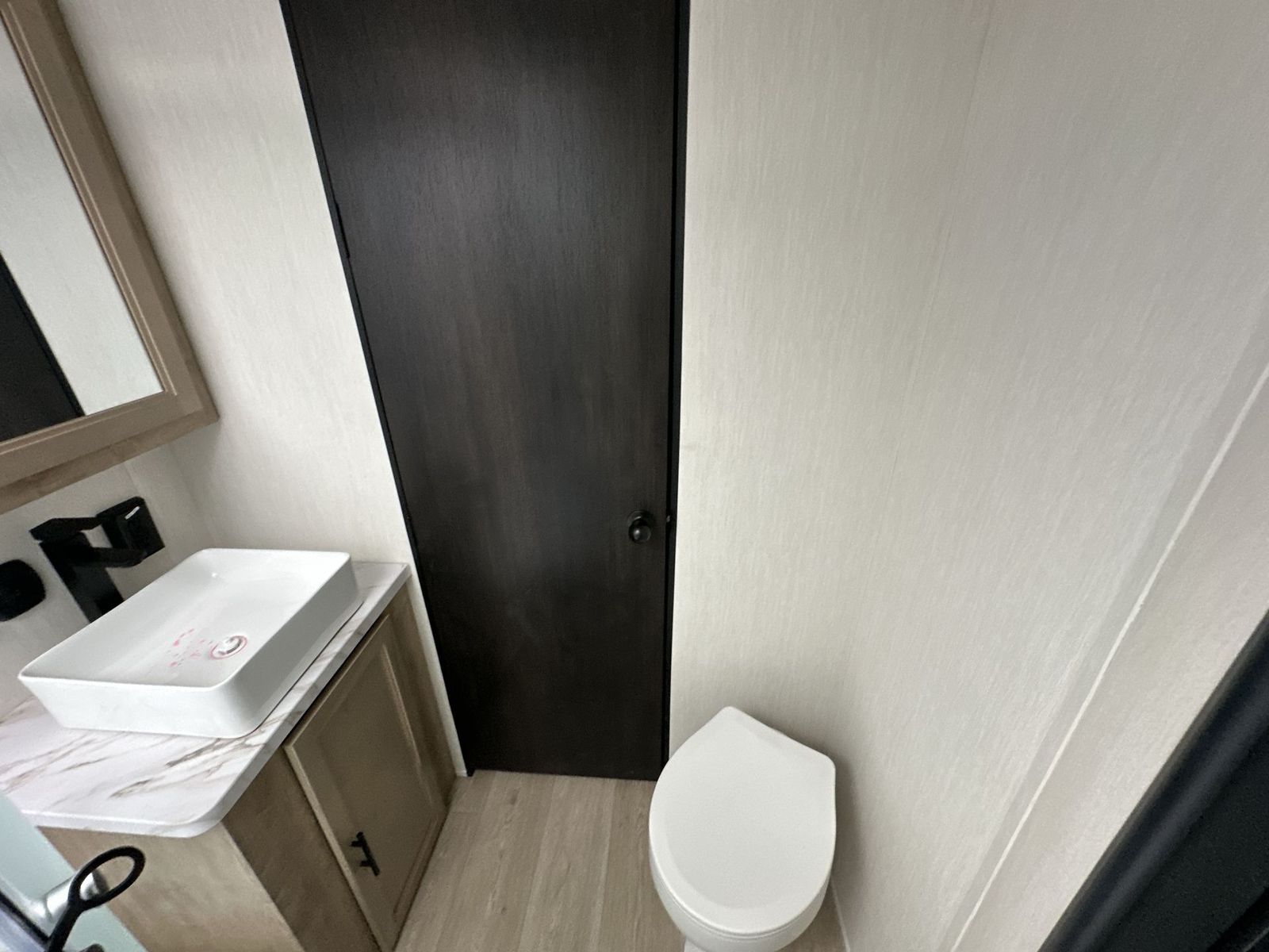 Main image 30