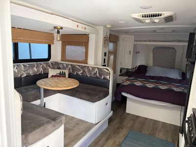 2019 Lance Travel Trailer for Sale (Model 1995)