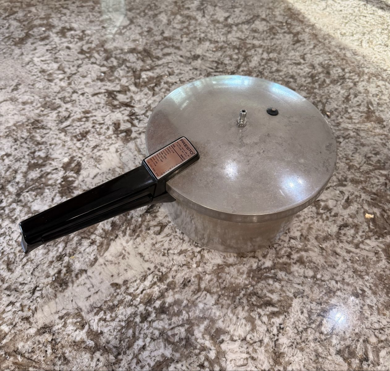 PRESSURE COOKER