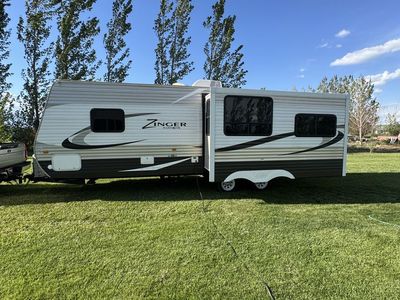 2013 Crossroads Zinger ZT27RL14