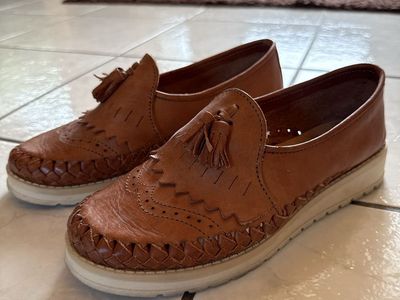 SOLS Handmade Tan Leather Loafers with Tassels - Women's Casual Shoes.