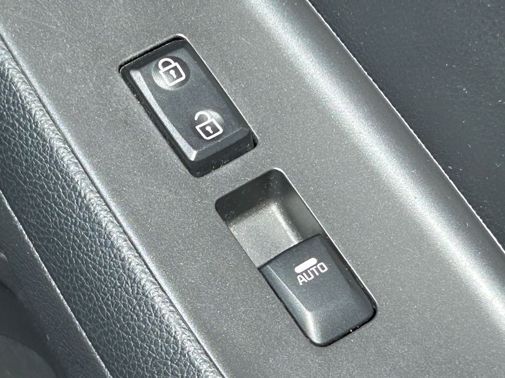 Main image 30