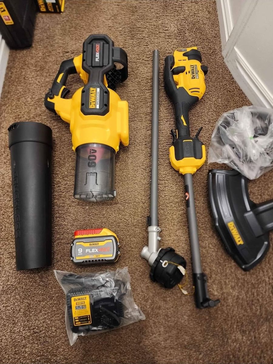 New Dewalt FLEXVOLT 60V MAX Cordless String Trimmer & Blower Combo Kit with 9Ah Battery & Charger