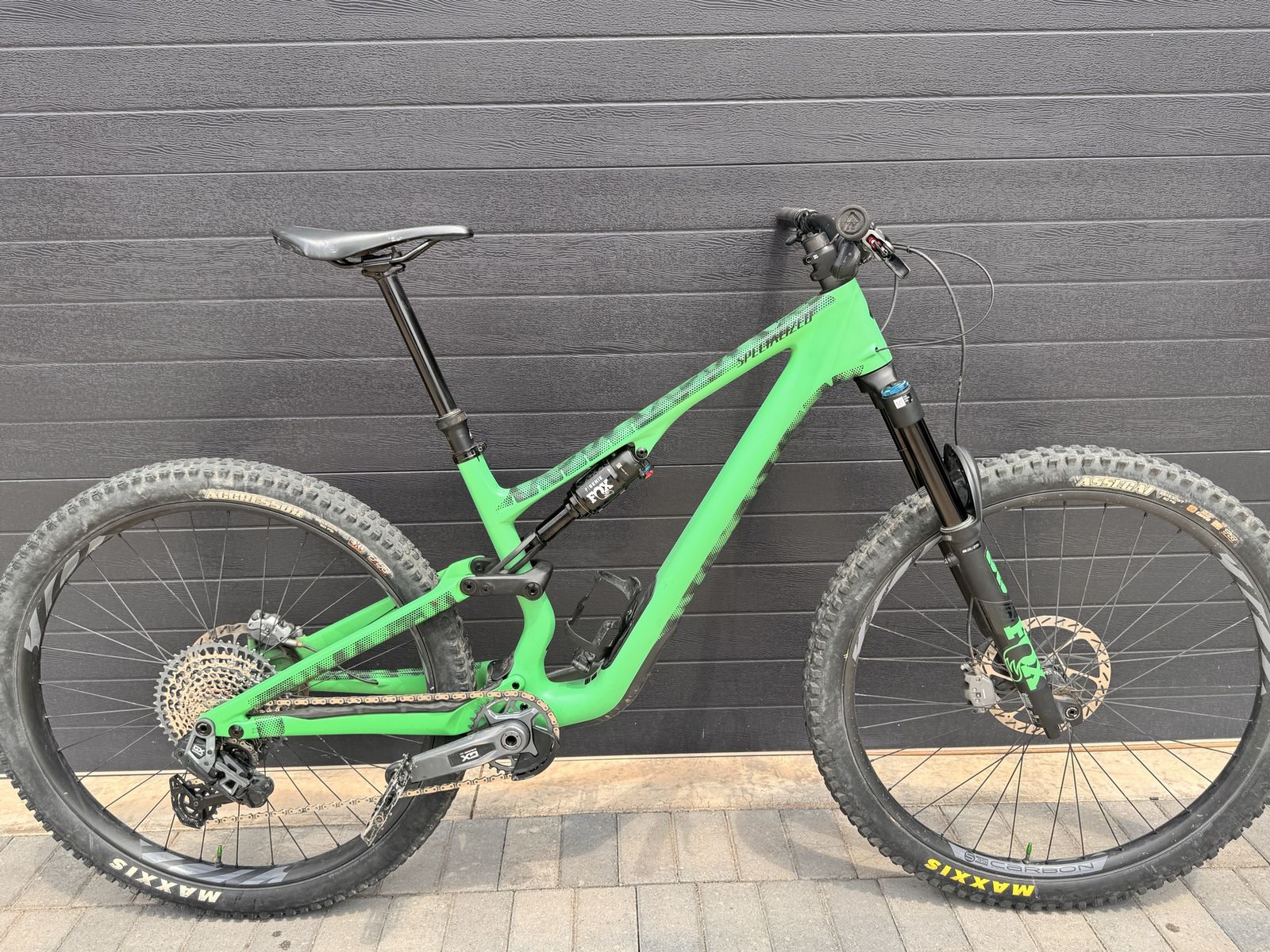 2025 Carbon Specialized Stumpjumper Expert-S4 (Large)
