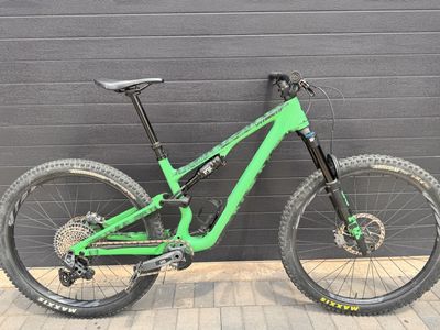 2025 Carbon Specialized Stumpjumper Expert-S4 (Large)