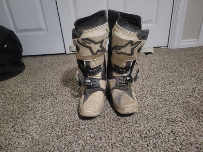 Alpinestars tech 10 size 9