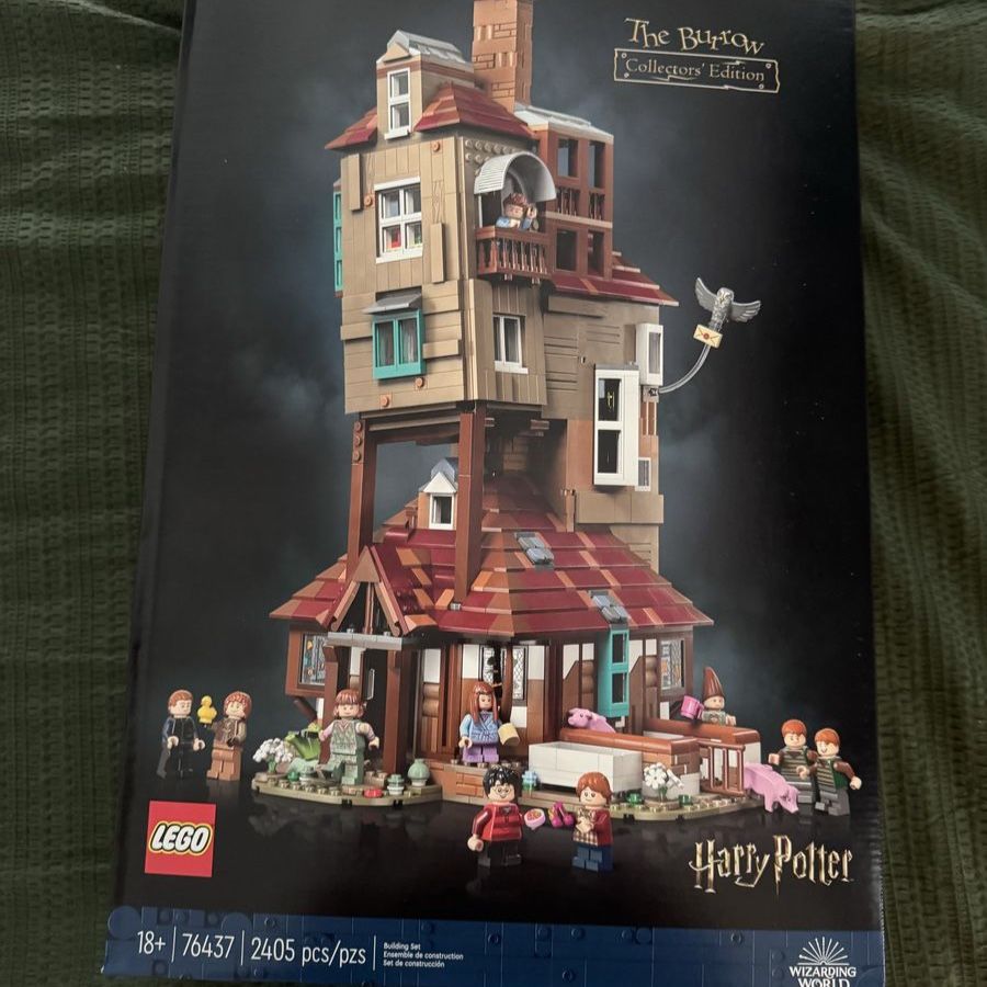New in box LEGO Harry Potter The Burrow Collectors edition