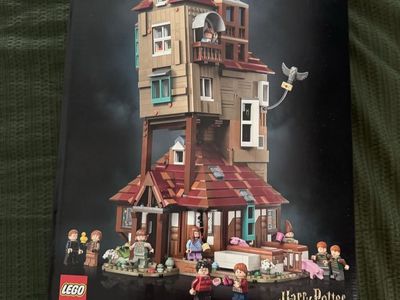 New in box LEGO Harry Potter The Burrow Collectors edition